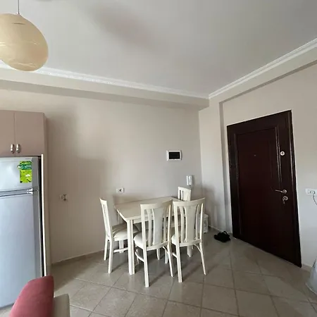 Апартаменты Apartament Shkembi Kavajes