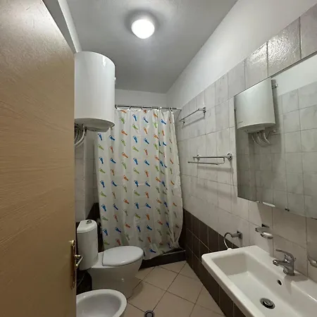 Apartament Shkembi Kavajes *